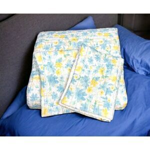 Martha Stewart Queen Quilt Set Of Bedding Blanket And Pillow Sham Pillowcases